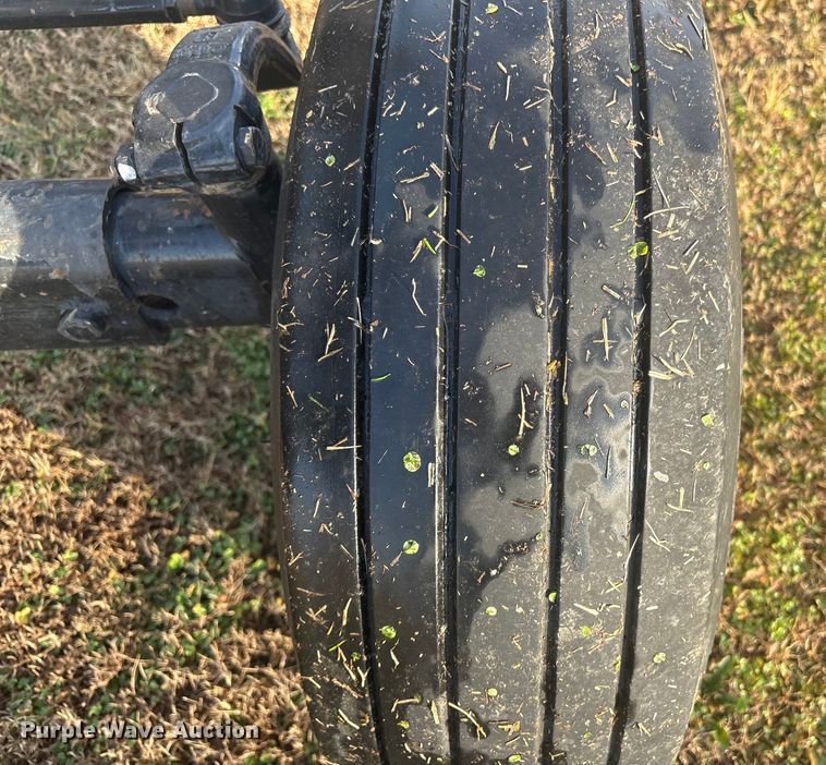 image for item FI0110 2002 New Holland TN65 tractor