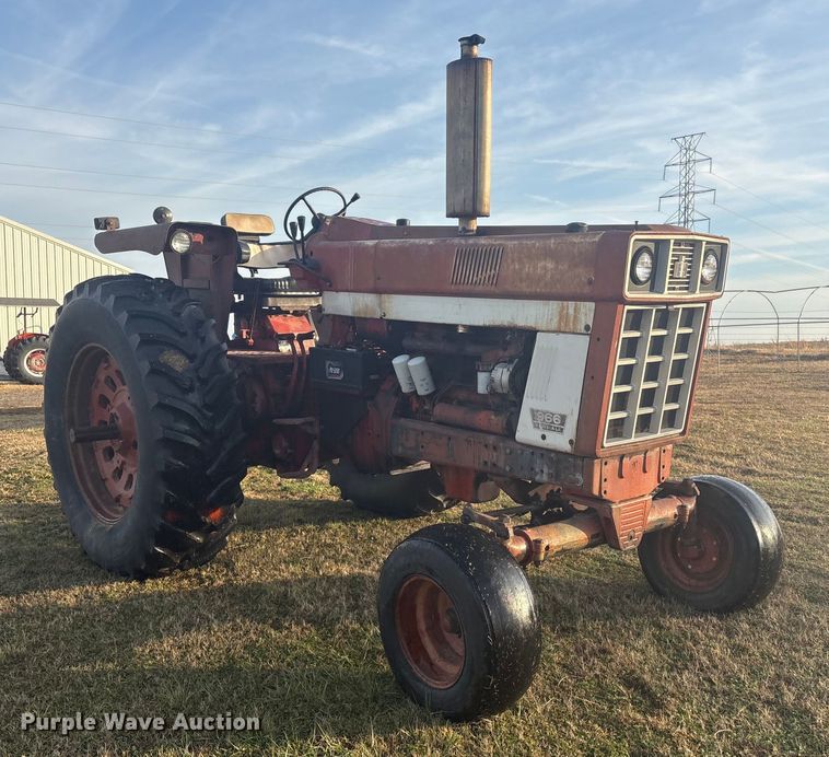 image for item FI0112 1974 International Harvester Farmall 966 tractor