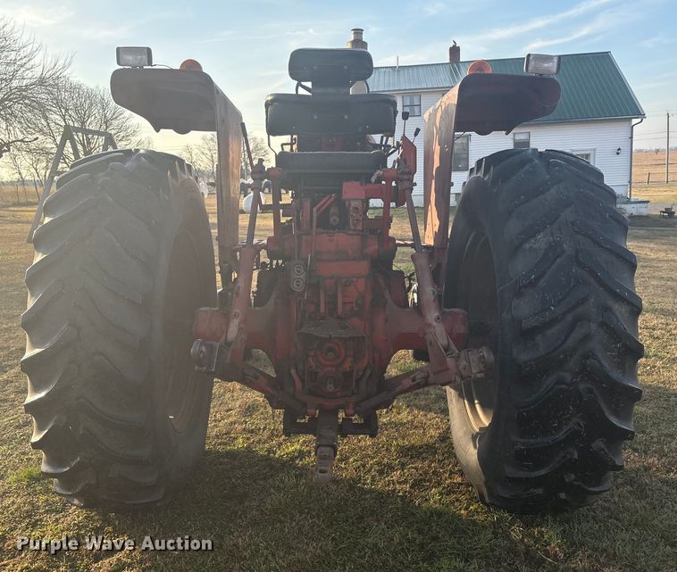 image for item FI0112 1974 International Harvester Farmall 966 tractor