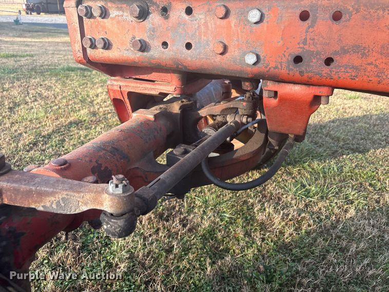 image for item FI0112 1974 International Harvester Farmall 966 tractor