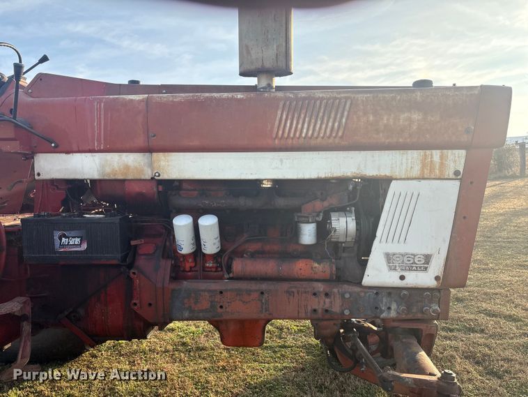 image for item FI0112 1974 International Harvester Farmall 966 tractor