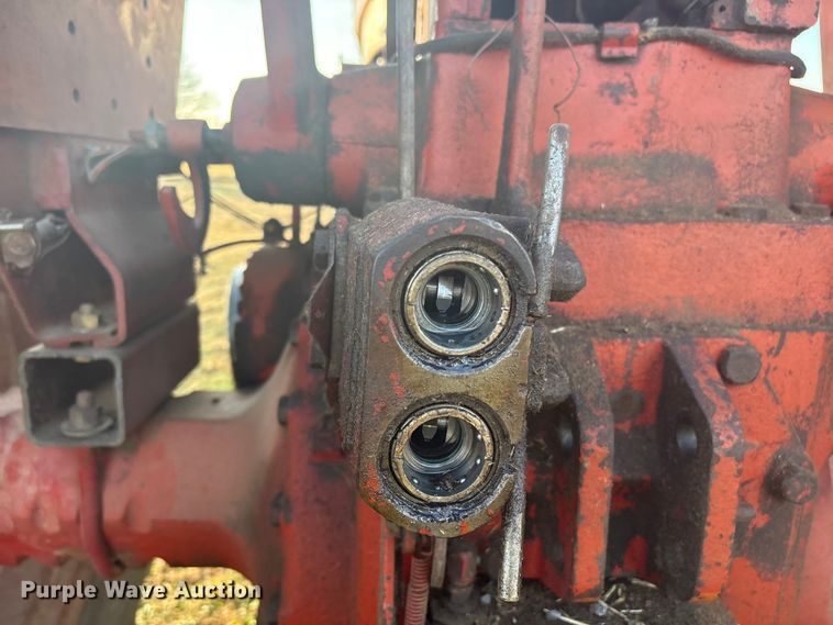 image for item FI0112 1974 International Harvester Farmall 966 tractor