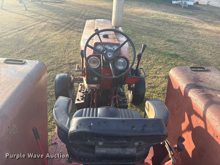 image for item FI0112 1974 International Harvester Farmall 966 tractor