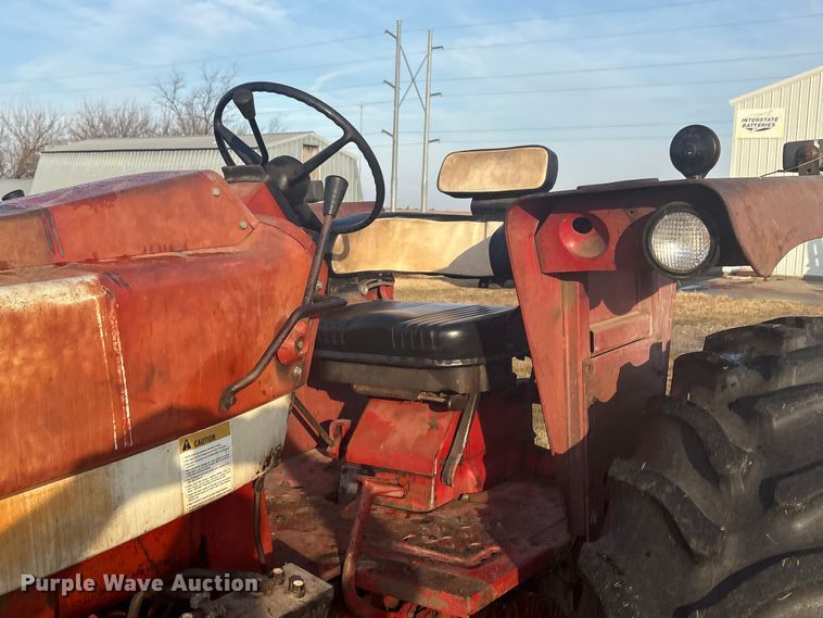 image for item FI0112 1974 International Harvester Farmall 966 tractor
