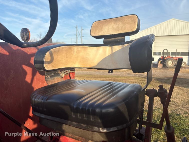 image for item FI0112 1974 International Harvester Farmall 966 tractor