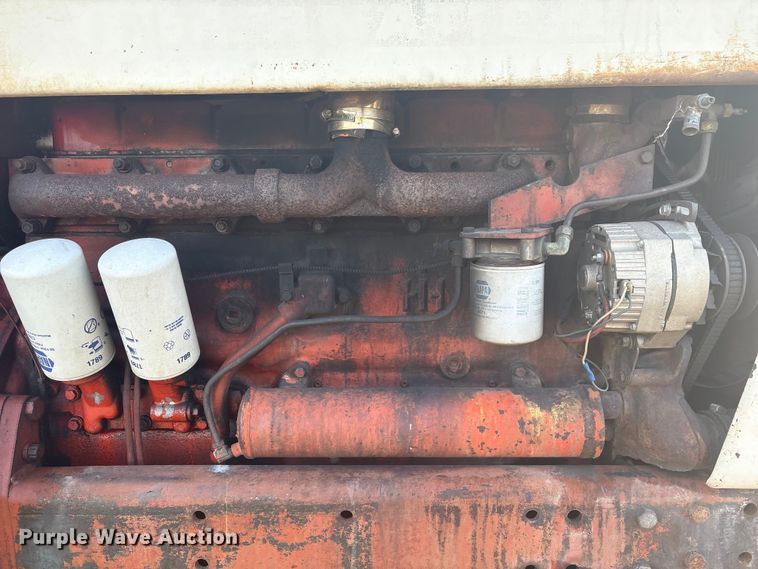 image for item FI0112 1974 International Harvester Farmall 966 tractor