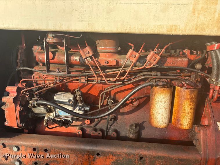 image for item FI0112 1974 International Harvester Farmall 966 tractor