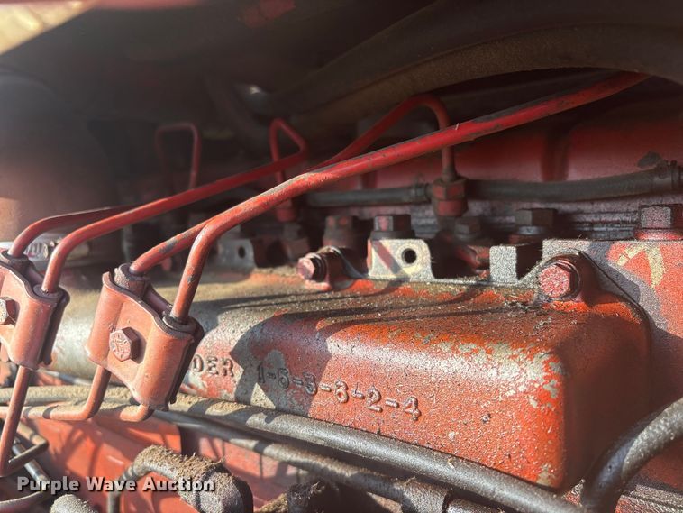 image for item FI0112 1974 International Harvester Farmall 966 tractor