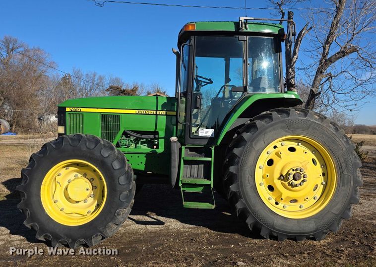 image for item FI0780 1998 John deere 7410 MFWD tractor
