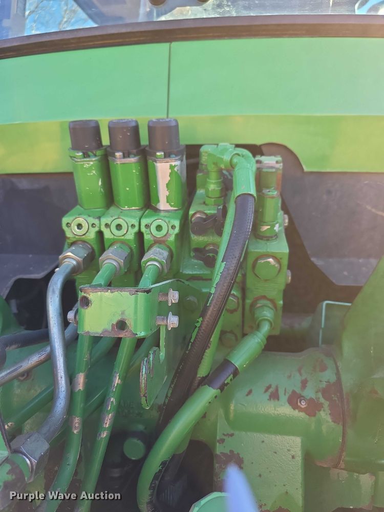 image for item FI0780 1998 John deere 7410 MFWD tractor