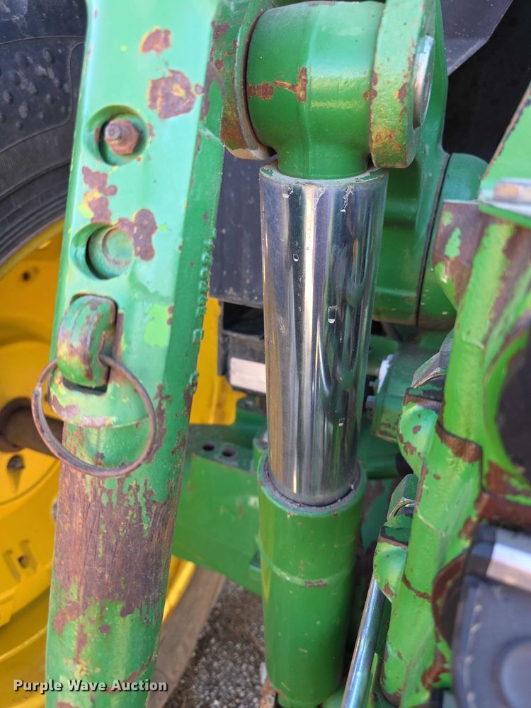 image for item FI0780 1998 John deere 7410 MFWD tractor