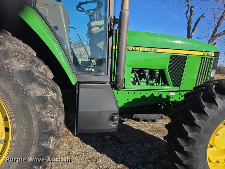 image for item FI0780 1998 John deere 7410 MFWD tractor