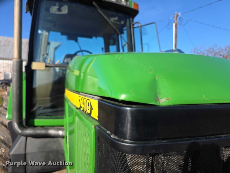 image for item FI0780 1998 John deere 7410 MFWD tractor