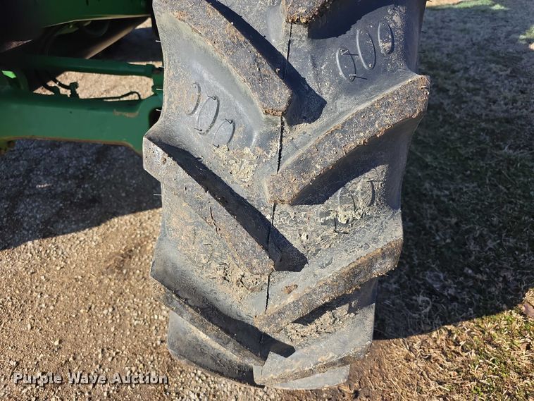 image for item FI0780 1998 John deere 7410 MFWD tractor