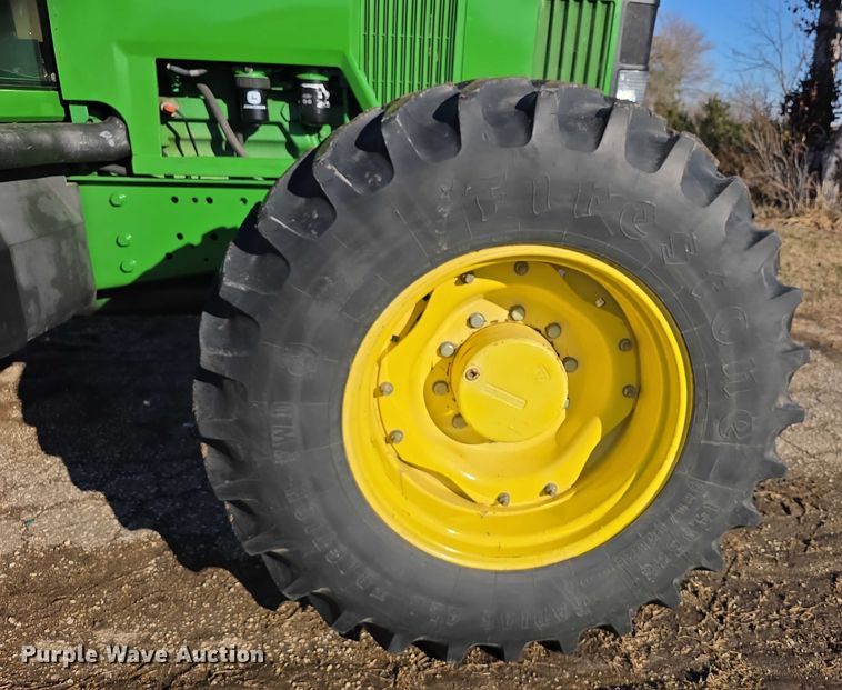 image for item FI0780 1998 John deere 7410 MFWD tractor