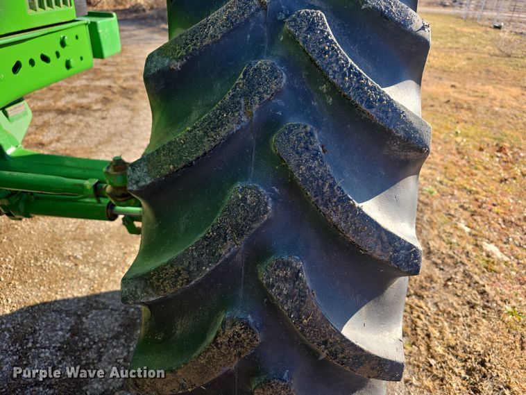 image for item FI0780 1998 John deere 7410 MFWD tractor