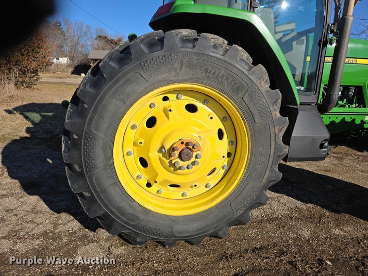 image for item FI0780 1998 John deere 7410 MFWD tractor