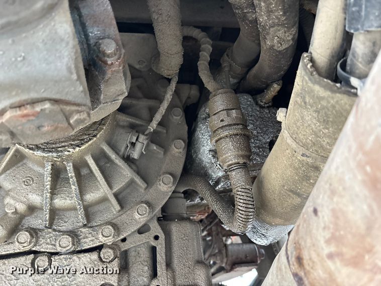 image for item FK1062 2003 International 4400 feed delivery truck