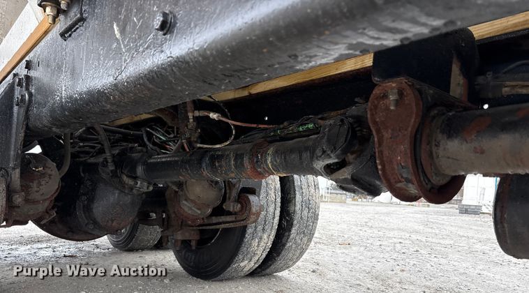 image for item FK1062 2003 International 4400 feed delivery truck