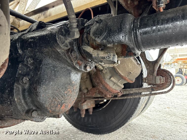 image for item FK1062 2003 International 4400 feed delivery truck