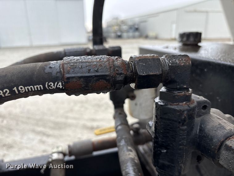 image for item FK1062 2003 International 4400 feed delivery truck