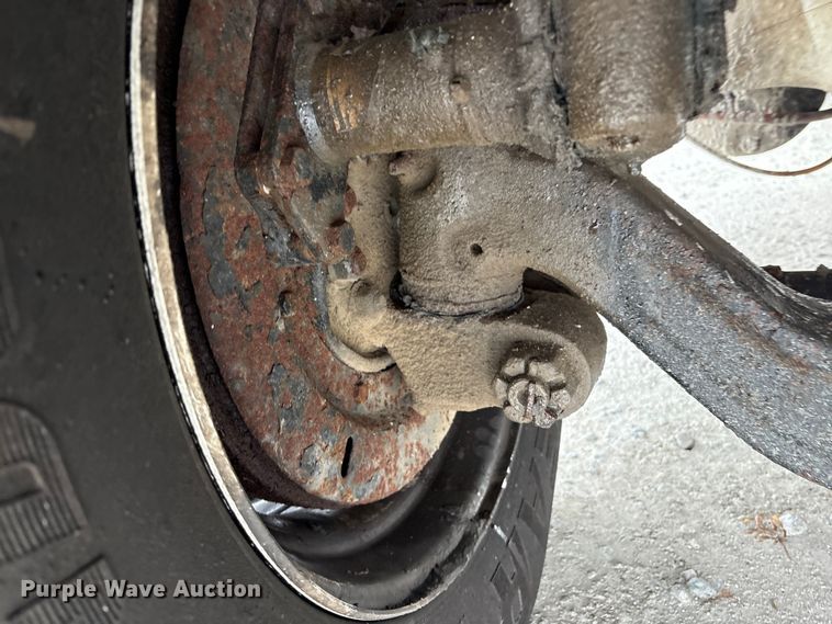 image for item FK1062 2003 International 4400 feed delivery truck