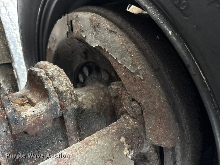 image for item FK1062 2003 International 4400 feed delivery truck