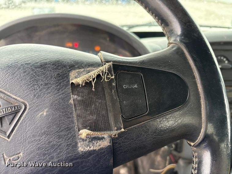 image for item FK1062 2003 International 4400 feed delivery truck