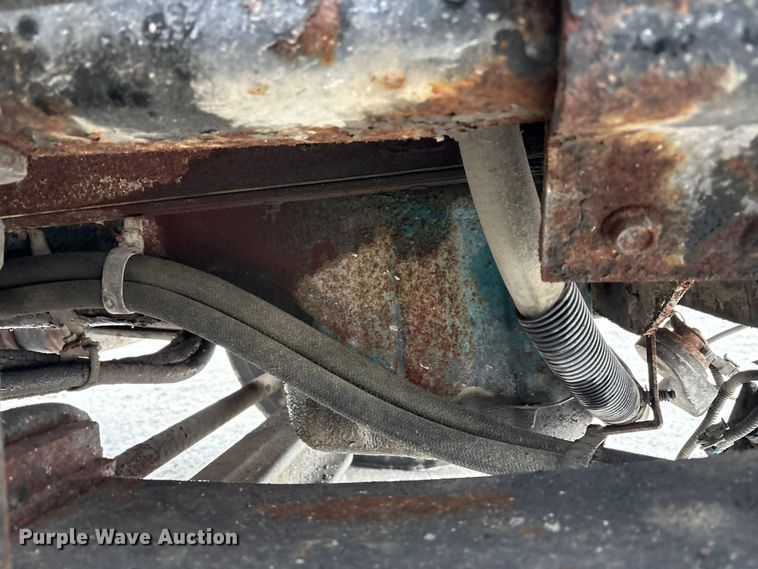 image for item FK1062 2003 International 4400 feed delivery truck