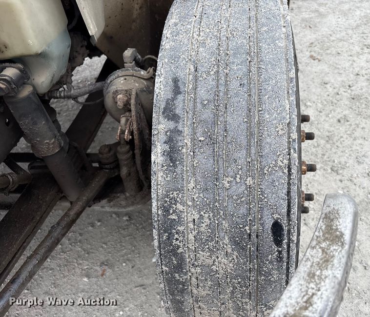 image for item FK1062 2003 International 4400 feed delivery truck