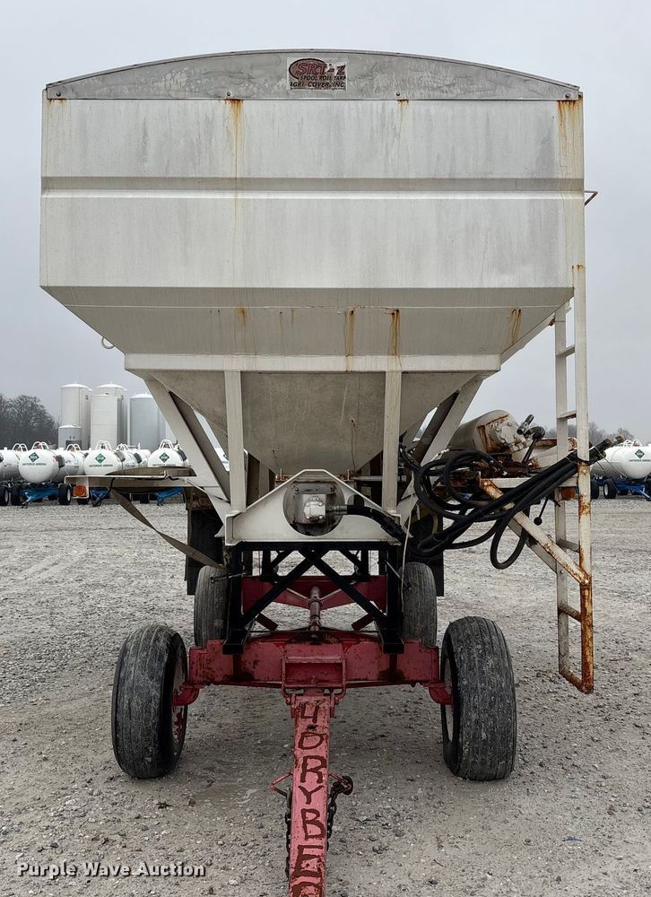 image for item FK1063 Willmar 16SS Dry fertilizer tender