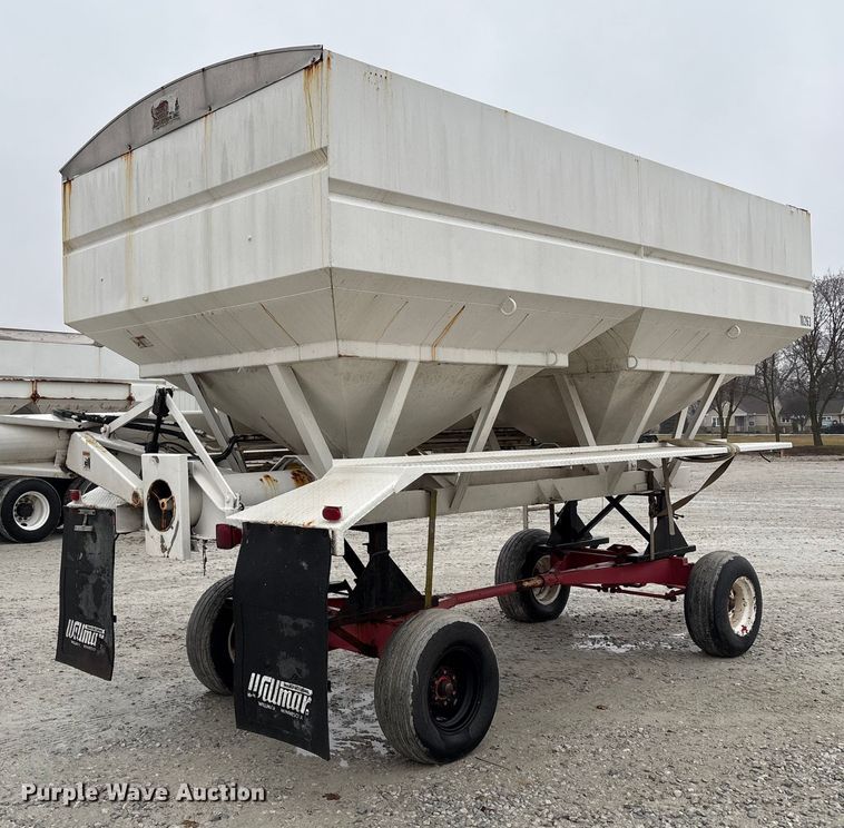 image for item FK1063 Willmar 16SS Dry fertilizer tender