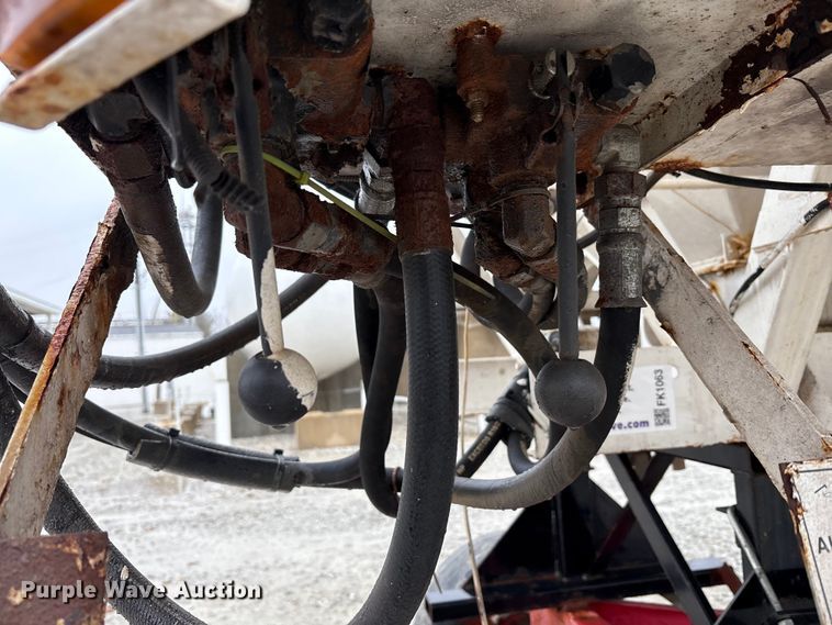 image for item FK1063 Willmar 16SS Dry fertilizer tender