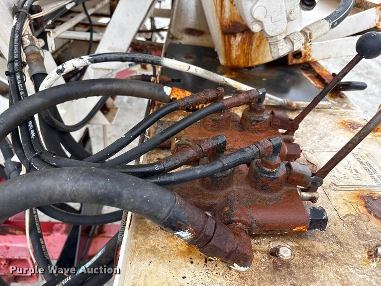 image for item FK1063 Willmar 16SS Dry fertilizer tender