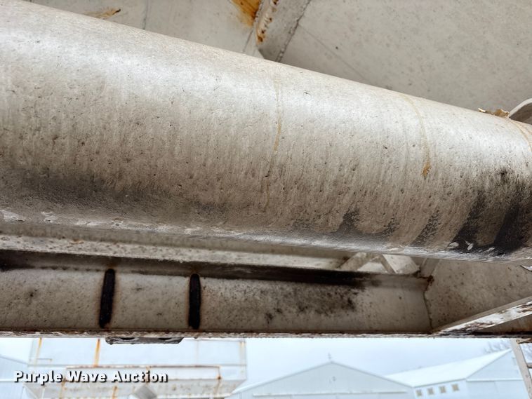 image for item FK1063 Willmar 16SS Dry fertilizer tender