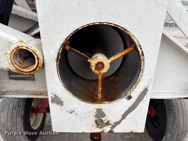 image for item FK1063 Willmar 16SS Dry fertilizer tender