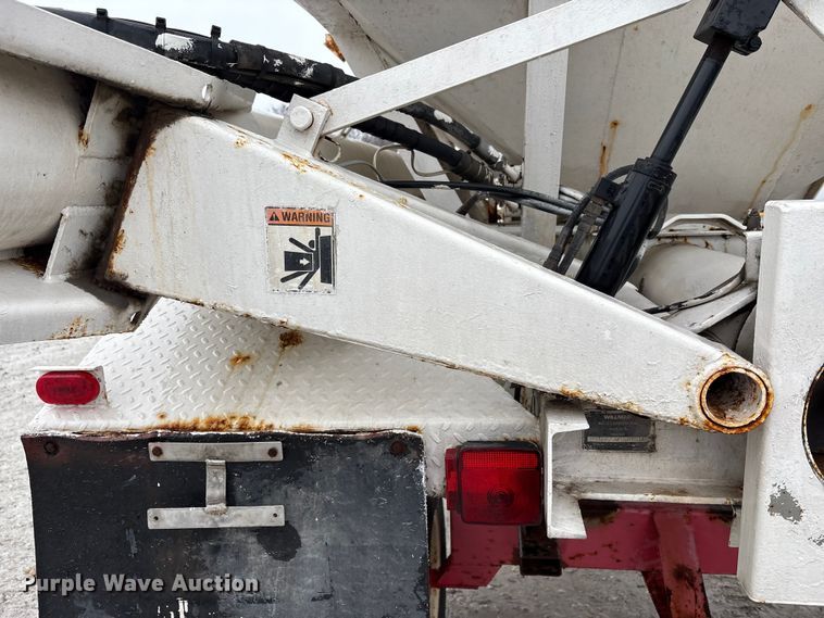 image for item FK1063 Willmar 16SS Dry fertilizer tender