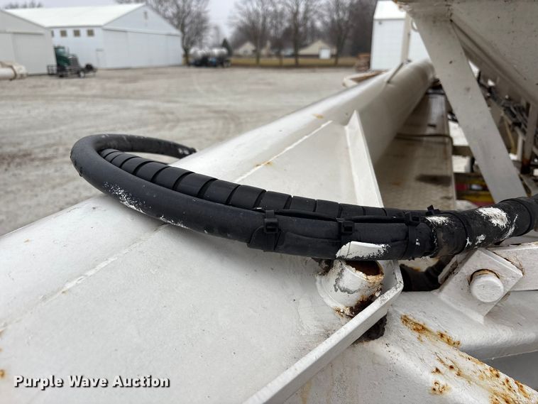 image for item FK1063 Willmar 16SS Dry fertilizer tender