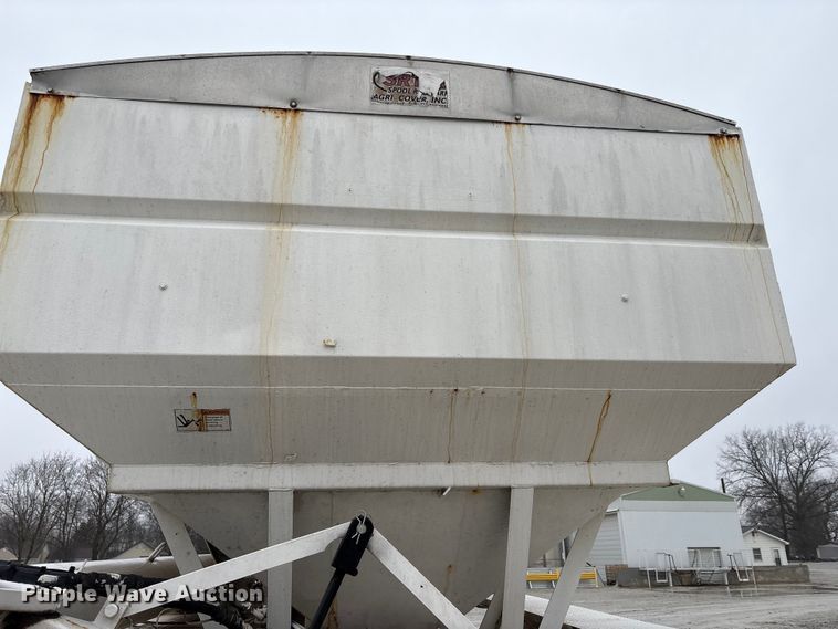 image for item FK1063 Willmar 16SS Dry fertilizer tender