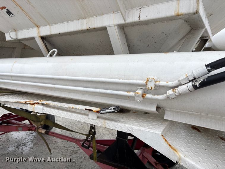 image for item FK1063 Willmar 16SS Dry fertilizer tender
