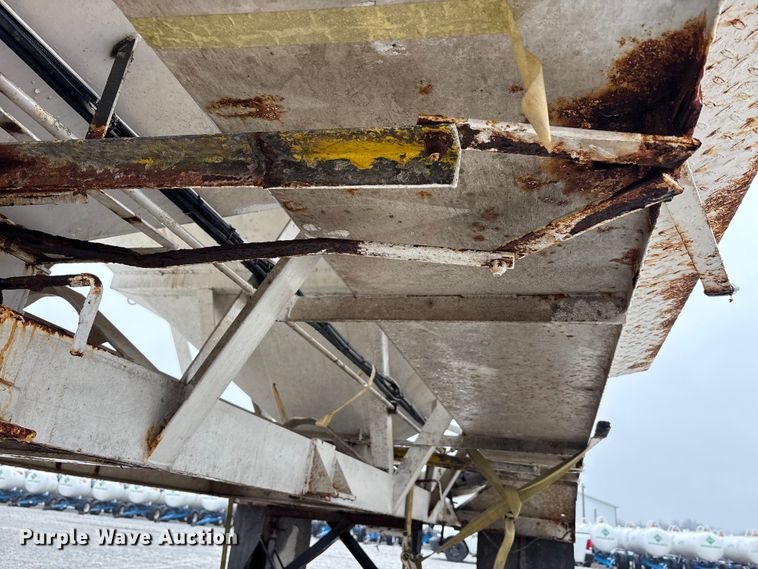 image for item FK1063 Willmar 16SS Dry fertilizer tender