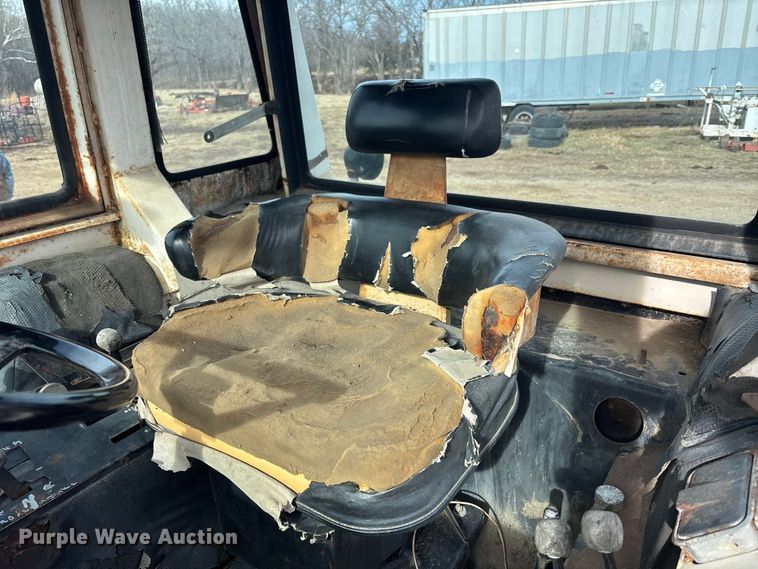 image for item OE9299 Case 1270 Agri King tractor