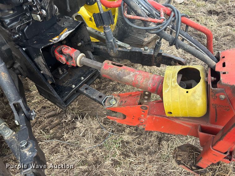 image for item OE9302 New holland 660 Auto wrap round baler