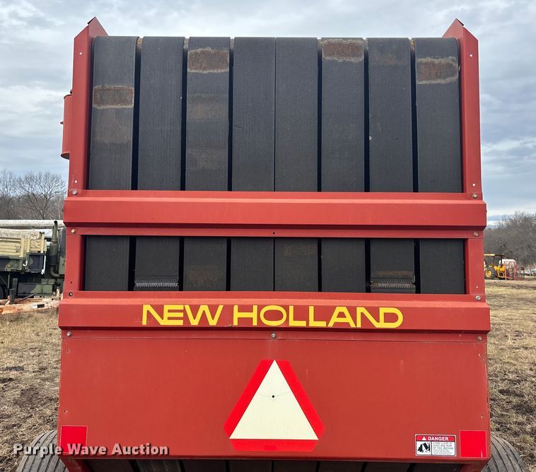 image for item OE9302 New holland 660 Auto wrap round baler