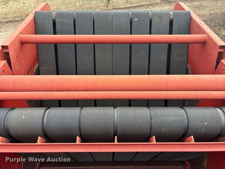 image for item OE9302 New holland 660 Auto wrap round baler