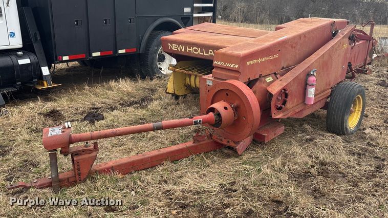 image for item OE9321 New holland 310 hayliner small square baler