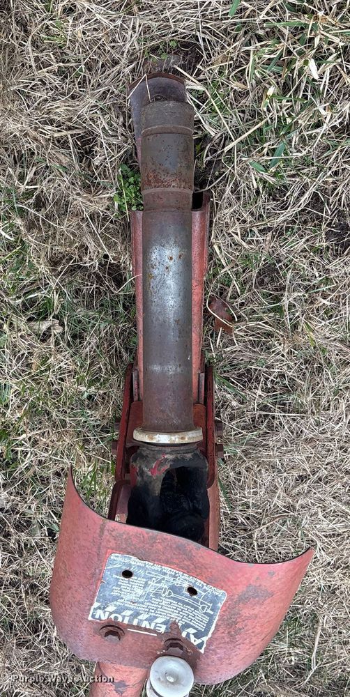 image for item OE9321 New holland 310 hayliner small square baler