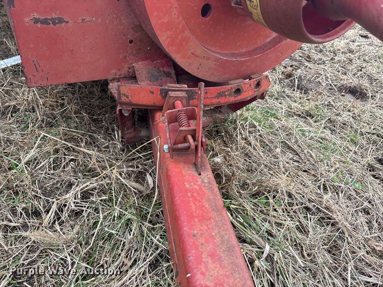 image for item OE9321 New holland 310 hayliner small square baler
