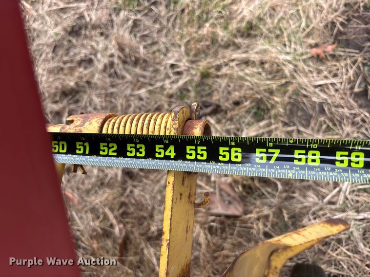 image for item OE9321 New holland 310 hayliner small square baler