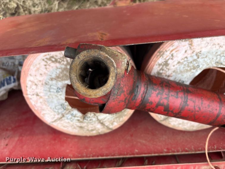 image for item OE9321 New holland 310 hayliner small square baler